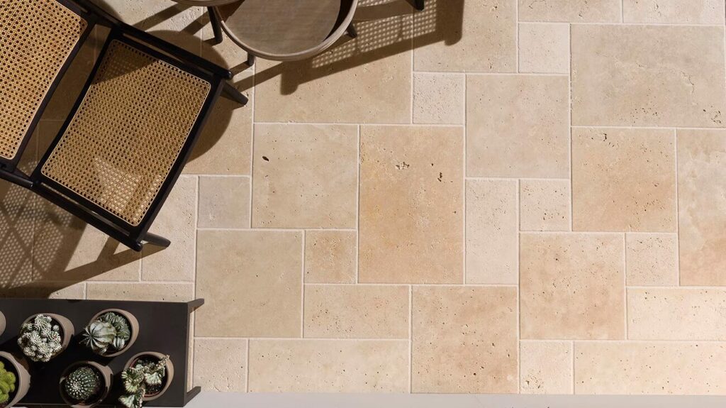 Carrelage extérieur tons naturels